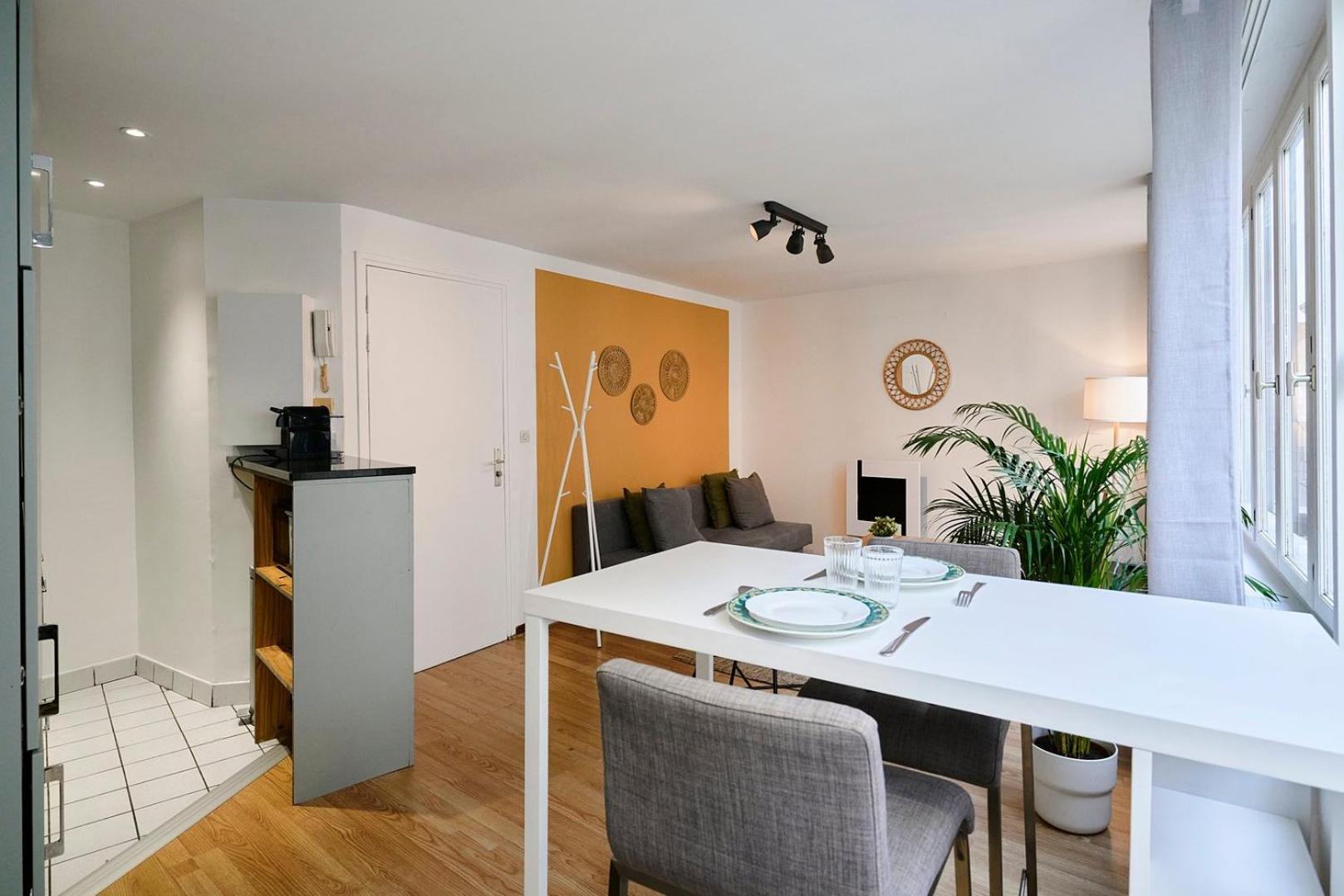 Apartment Vieux-lille Deux Pieces